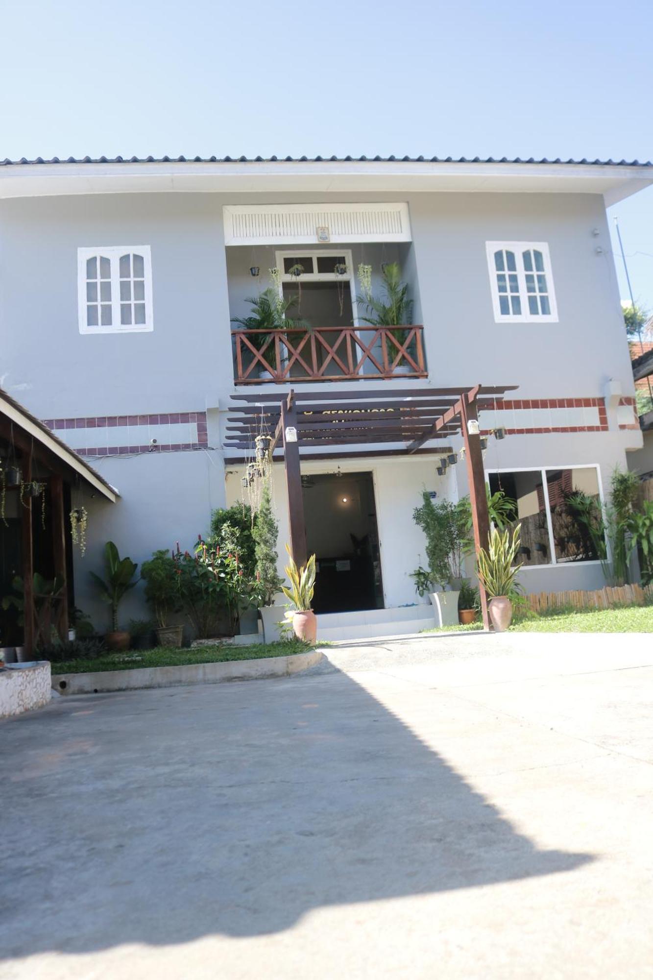 Moon'S House Luangprabang Hotel Exterior photo